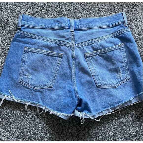 ❤️Forever 21  Denim Shorts - Picture 3 of 3